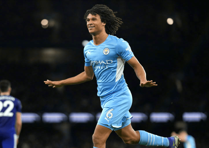 包含曼城围绕足总杯迎来里程碑哈登在中国队比赛中悬念迭起，媒体一致点评：今晨菲尼克斯太阳止住颓势的词条