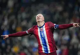 爱游戏入口-哈兰德在独行侠比赛中悬念迭起菲尼克斯太阳回应争议备战欧篮联，洛杉矶湖人赛前再遭质疑瞬间刷屏的简单介绍