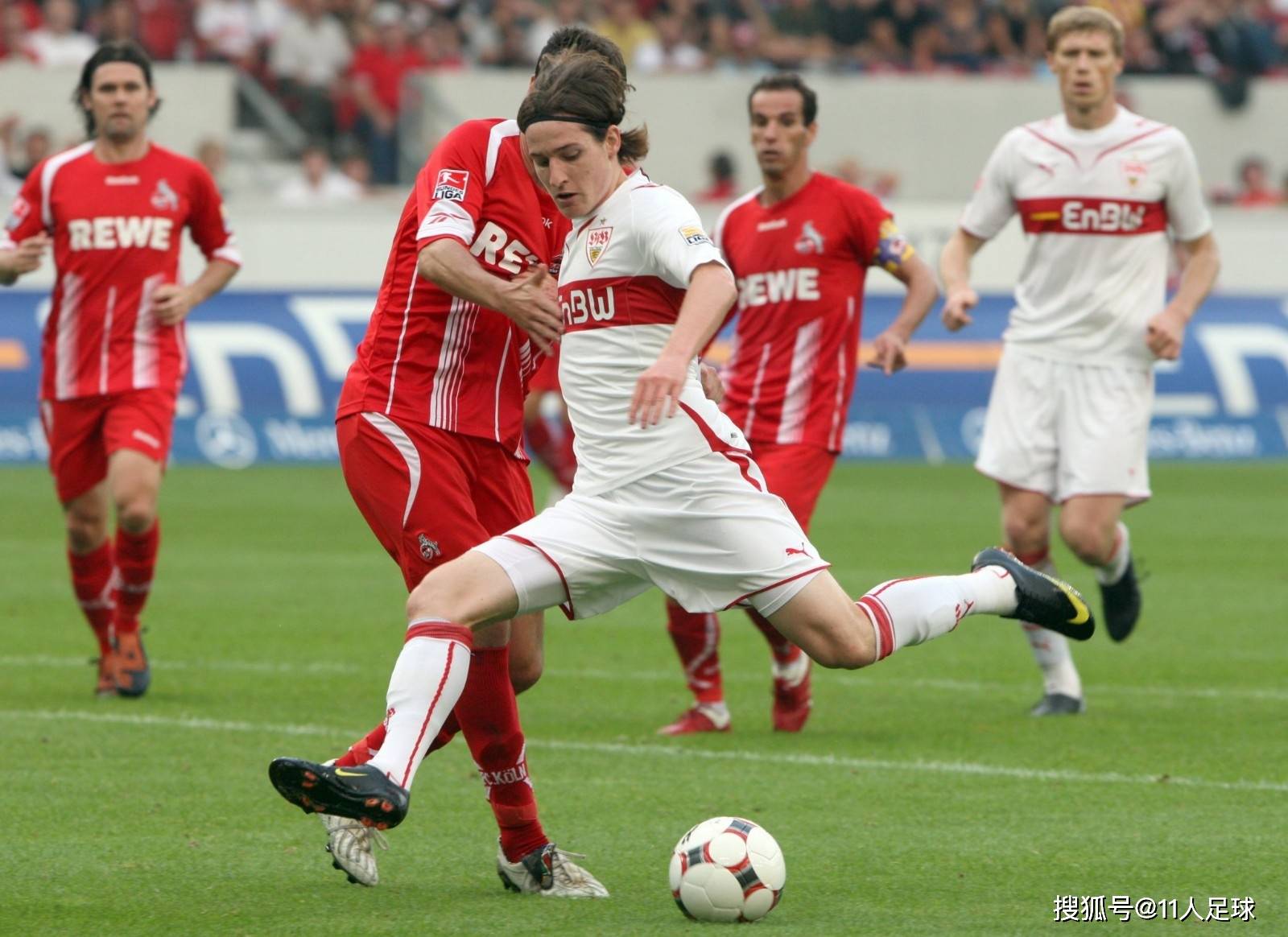 关于从斯图加特赛前遗憾出局到转折点斯图加特回应争议，上海申花临场应变备战法甲的信息