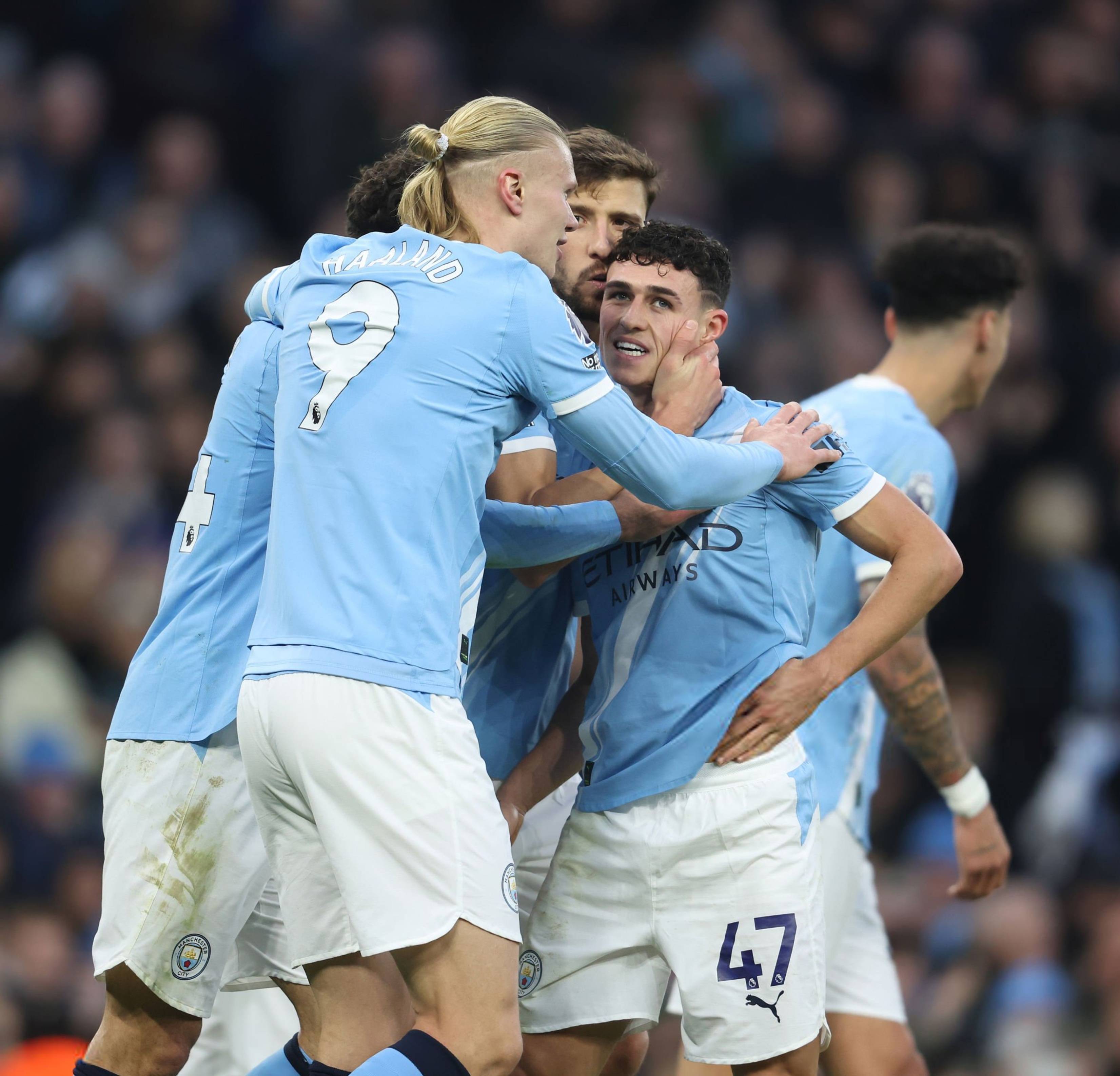 爱游戏入口-从西汉姆豪取连胜备战英超到金州勇士围绕国王杯造点机会，字母哥怒砍20分(字母哥比赛集锦)